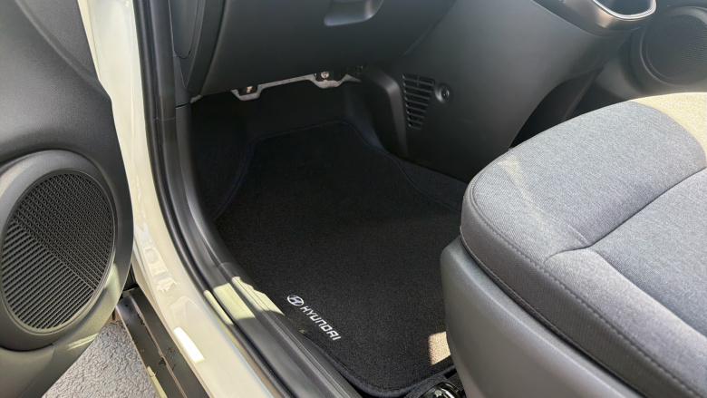 Hyundai INSTER 85kW 02 49kWh 5dr Auto Electric Hatchback